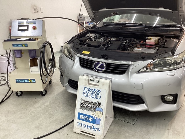 lexusCT200h2-1s.jpg